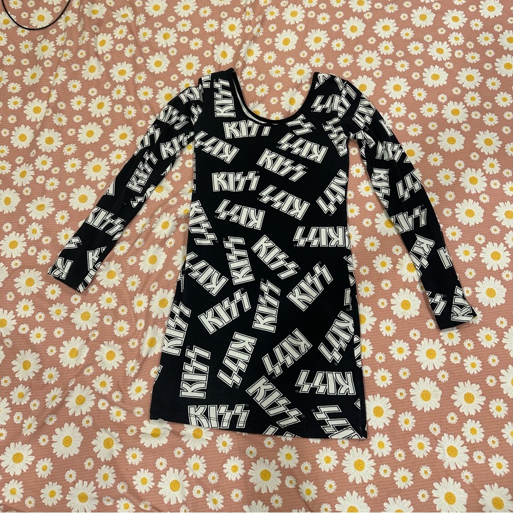 Forever 21 Kiss stretchy bodycon dress